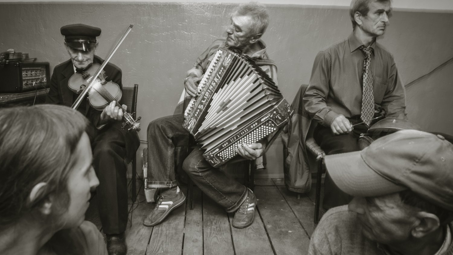 harmonista Józef Porczek / zabawa w Nieznamierowicach