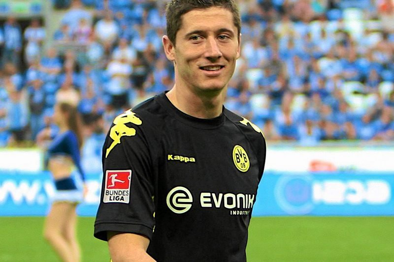 Robert Lewandowski jest na ustach sportowego świata po środowym meczu z Realem Madryt.