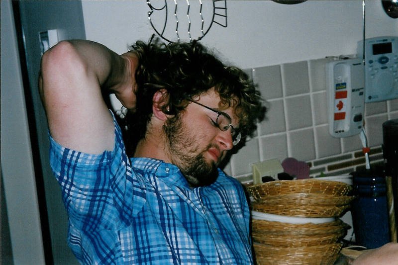 Brudne włosy, niedomyte pachy i przepocone rzeczy, to jedne z najczęściej wymienianych męskich grzeszków związanych z urodą