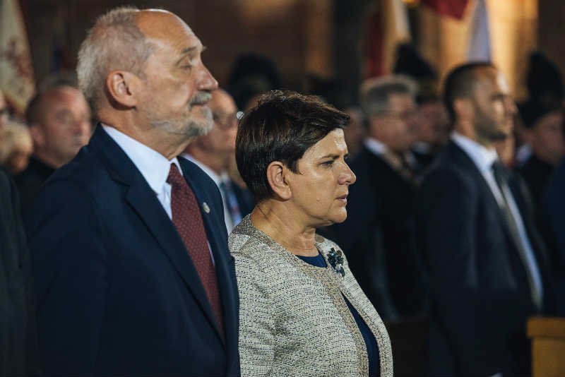 Beata Szydło pokazała, że nie ma żadnego wpływu na Antoniego Macierewicza.