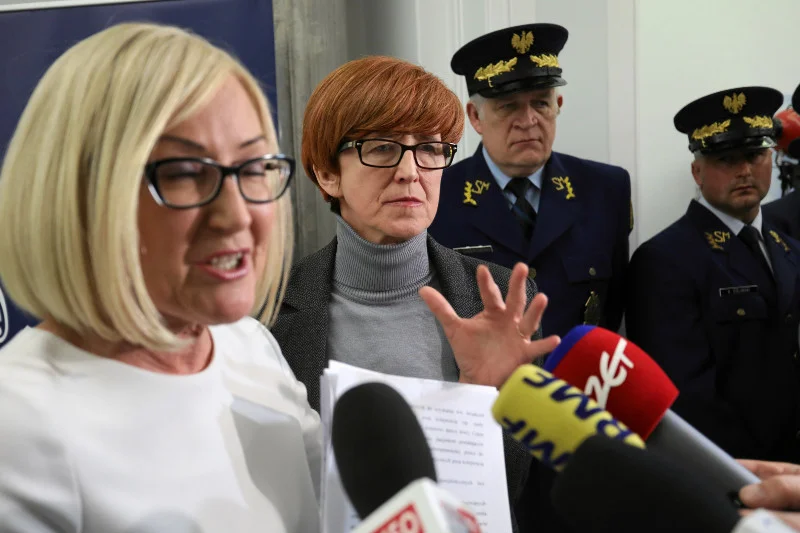 Rzeczniczka rządu Joanna Kopcińska powiedziała, że rząd jest zdziwiony odrzuceniem przez protestujących ich propozycji.