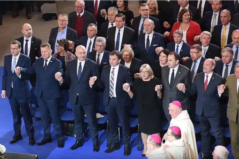 Na urodzinach Radia Maryja razem z premierem bawili się dwaj politycy PiS zamieszani w afery obyczajowe.