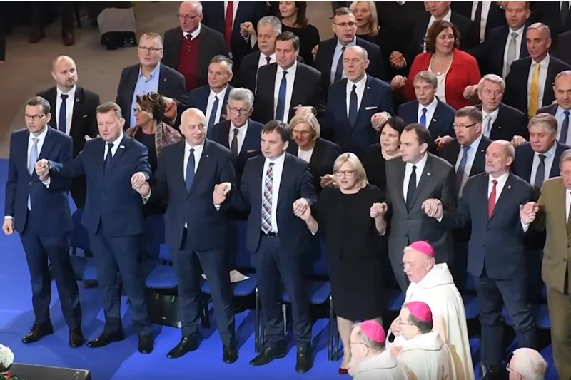Na urodzinach Radia Maryja razem z premierem bawili się dwaj politycy PiS zamieszani w afery obyczajowe.
