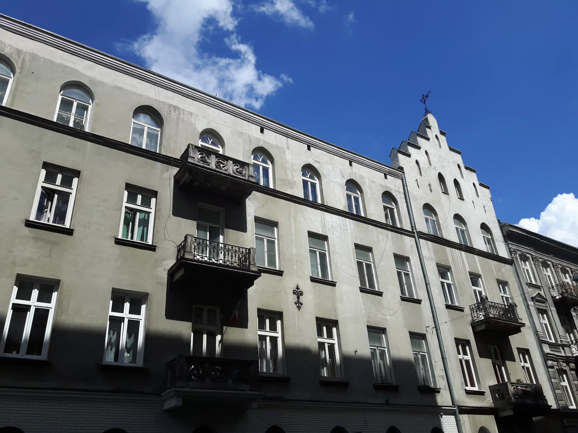 Kamienica przy Marszałkowskiej, której dach odbudowywał mąż pani Sabiny.
