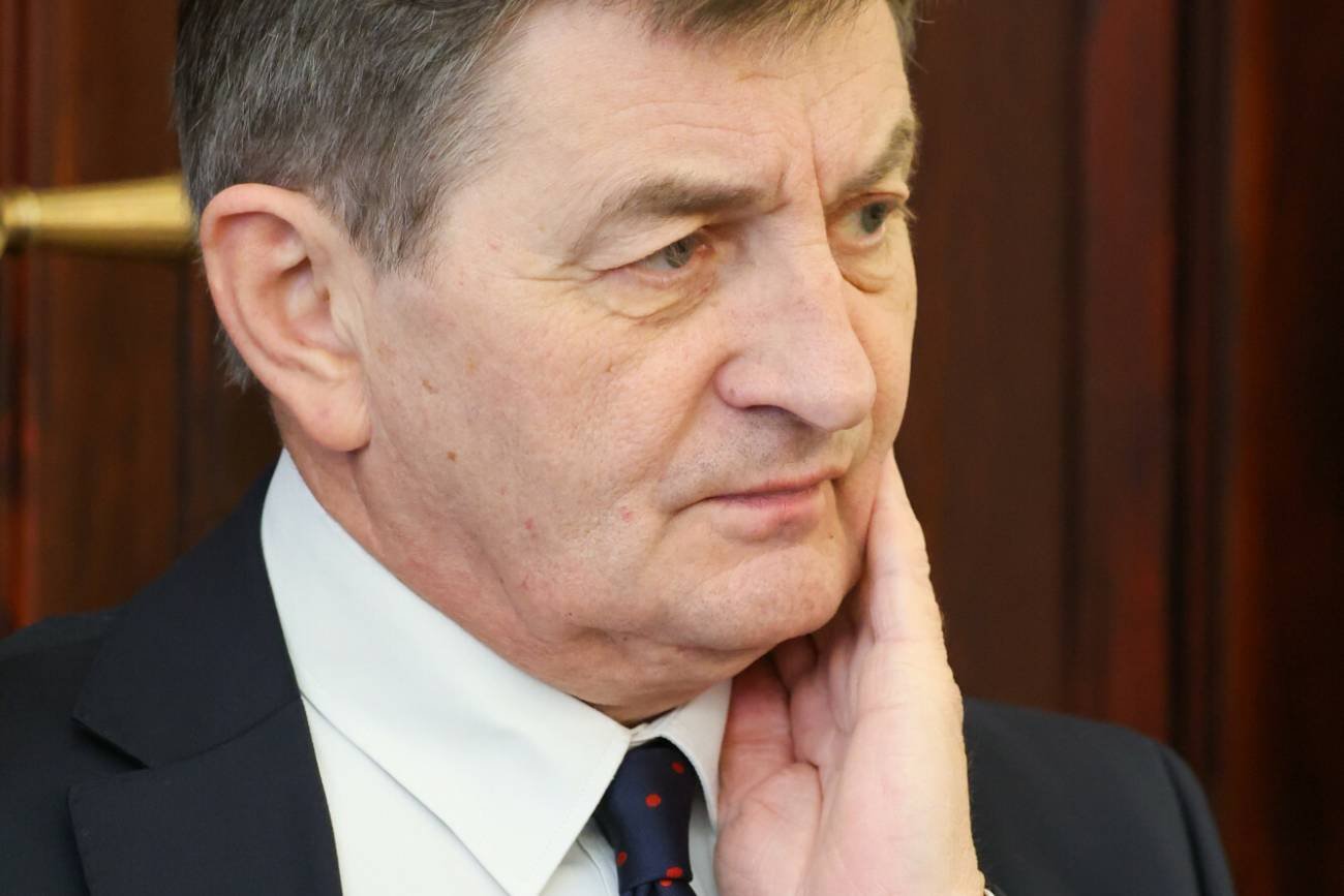 Szef KPRM Marek Kuchciński został zapytany o luksusowe apartamenty Tomasza Poręby