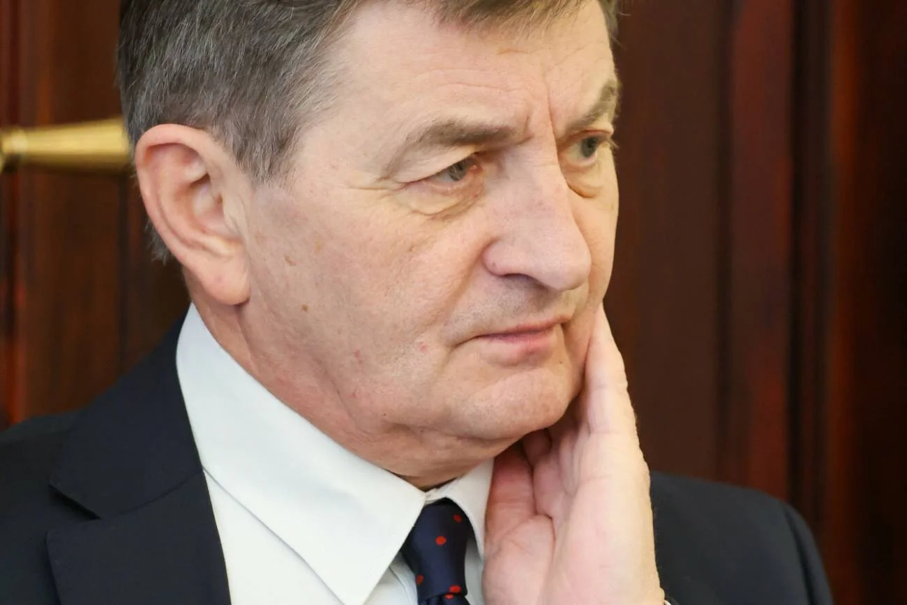 Szef KPRM Marek Kuchciński został zapytany o luksusowe apartamenty Tomasza Poręby