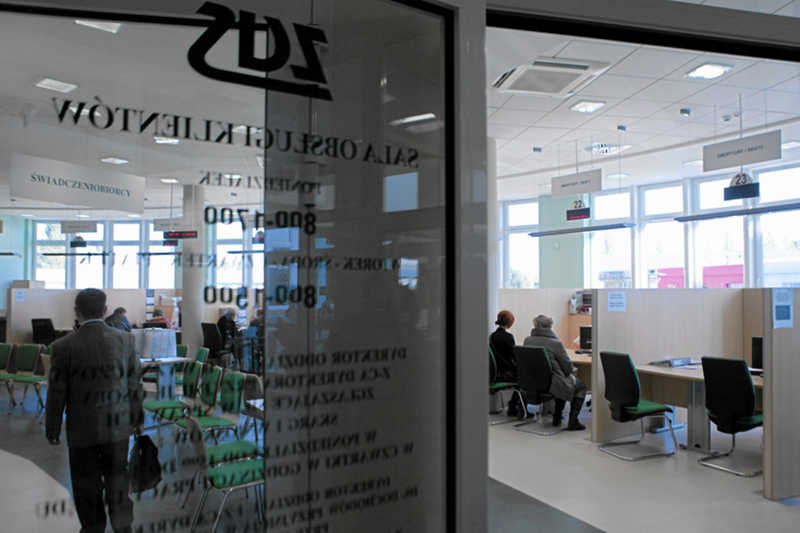 ZUS pisze do Polaków z informacją, ile dostaną emerytury. Niektórzy… 100 złotych.