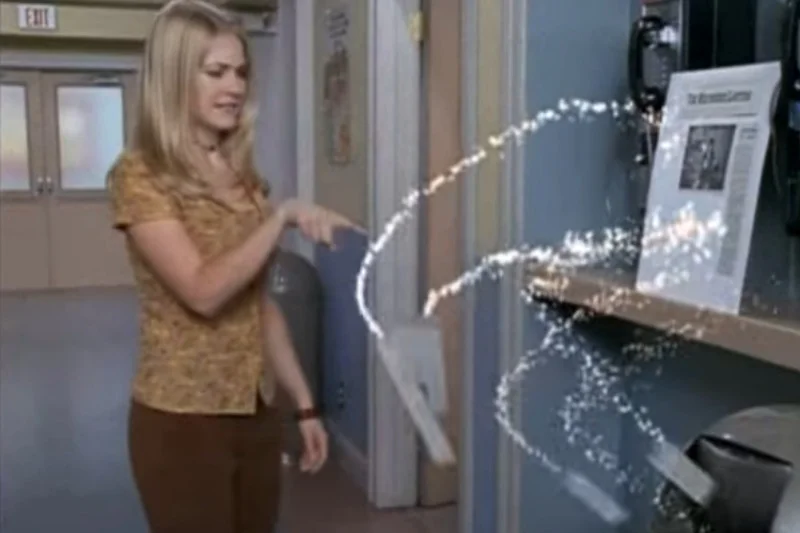 Melissa Joan Hart wcieliła się w Sabrinę w pierwszej wersji serialu "Sabrina nastoletnia czarownica"