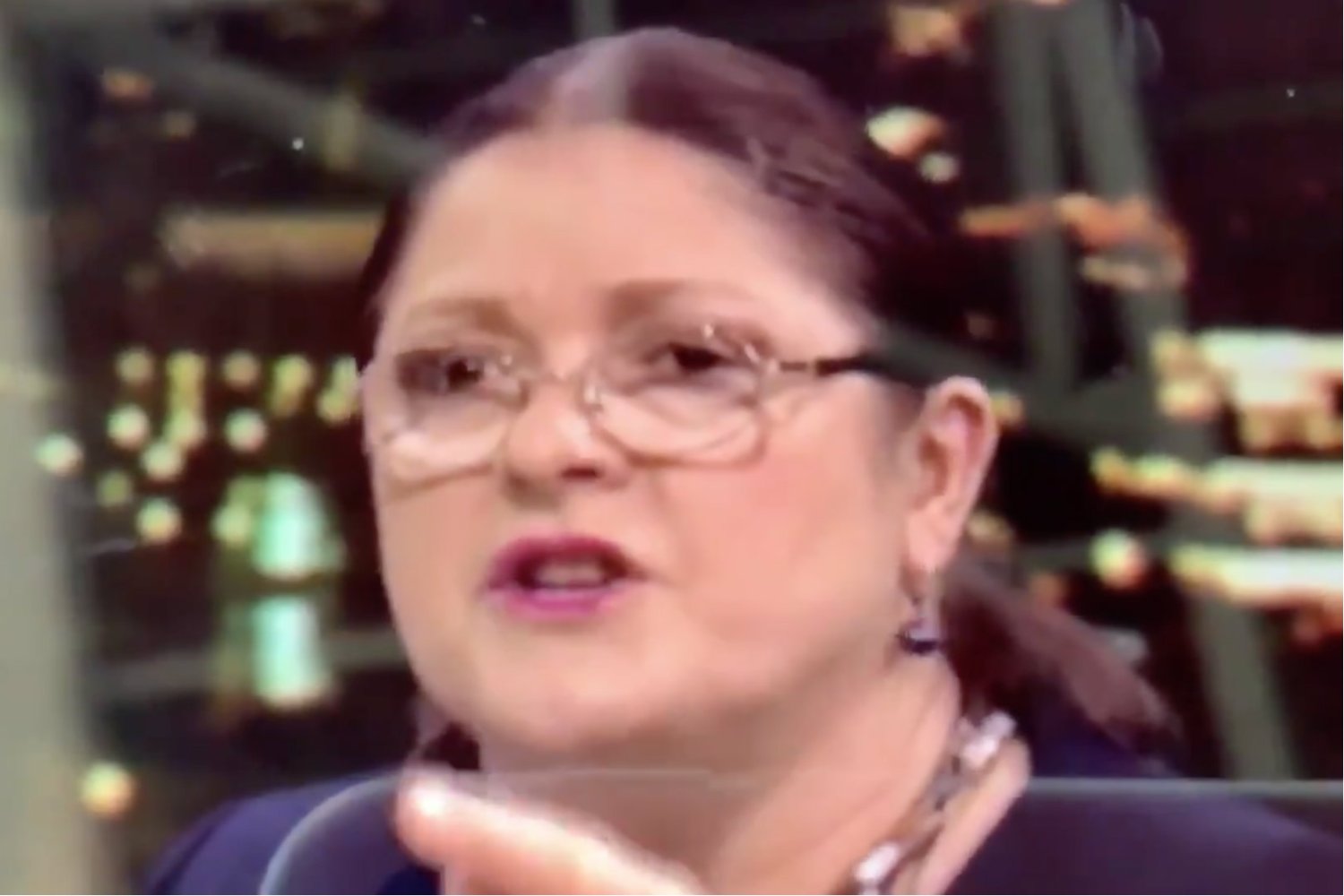 Krystyna Pawłowicz powiedziała kiedyś, że Trybunał Konstytucyjny nie jest potrzebny, gdyż narusza zasadę demokratyzmu.