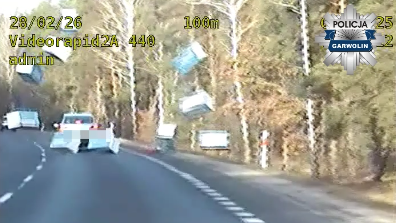Styropianowy atak na drodze pod Wilgą. Policjantom SPEED nie było do śmiechu