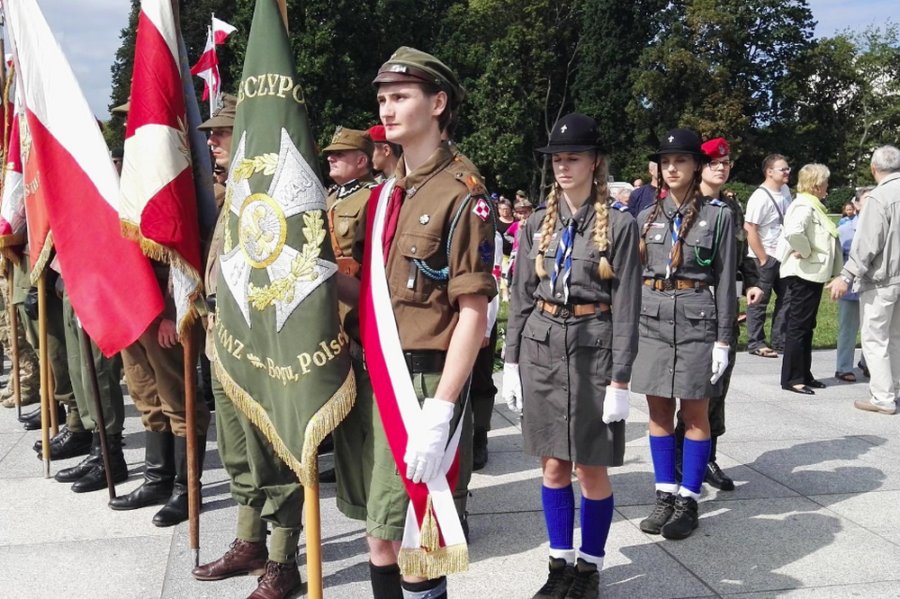 Harcerze nie powinni uczestniczyć w "Czarnych Marszach", uważa ZHR.