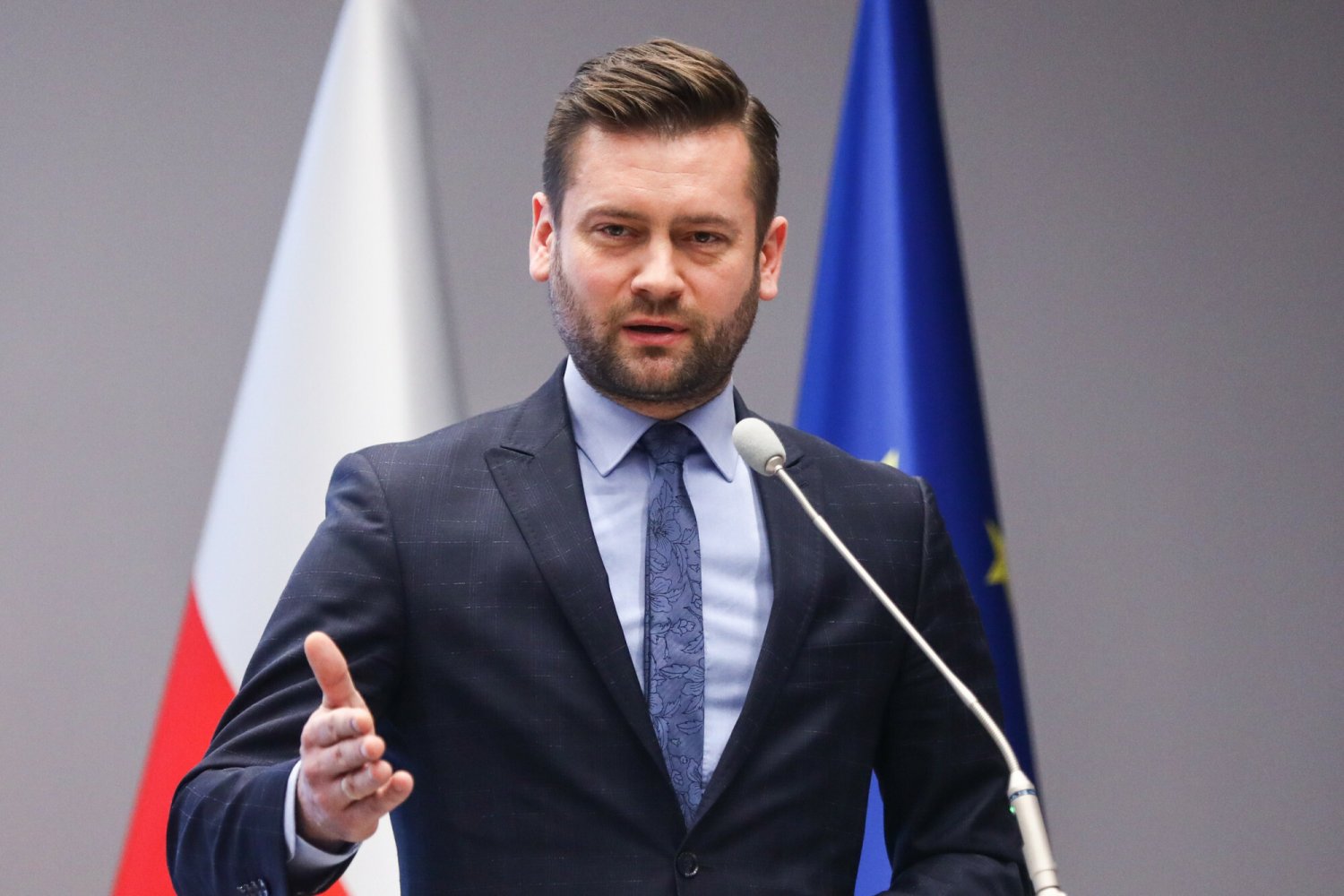 Minister sportu Kamil Bortniczuk nie ma wątpliwości, że Polacy nie powinni jechać do Moskwy na mecz z Rosją