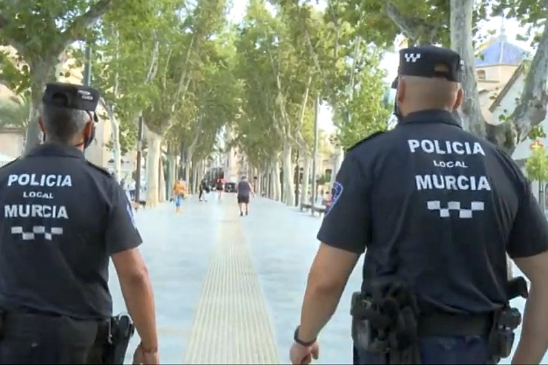 W Hiszpanii 46-letni Polak został skazany na cztery miesiące więzienia po tym, gdy odmówił założenia maseczki i zaatakował policjantów.