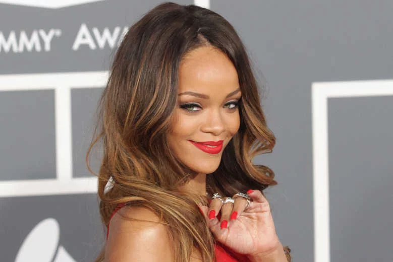 [url=http://shutr.bz/1dpgd5J]Rihanna[/url] znów rozwścieczyła fanów. Spóźniła się na koncert trzy godziny.