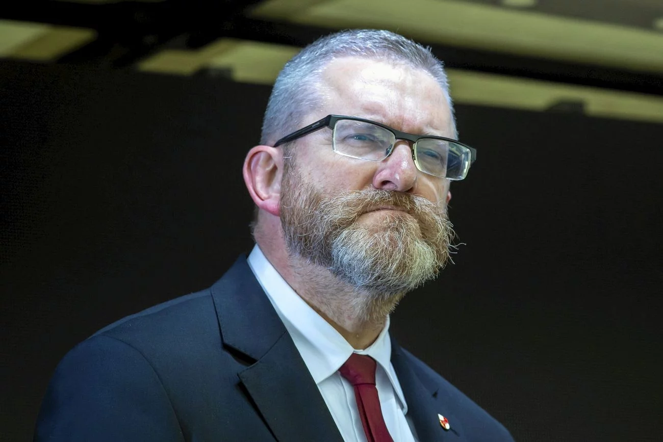 "Pogardza UE, homoseksualistami i Żydami" – pisze o Braunie niemiecka gazeta "Pogardza UE, homoseksualistami i Żydami" – pisze o Braunie niemiecka gazeta