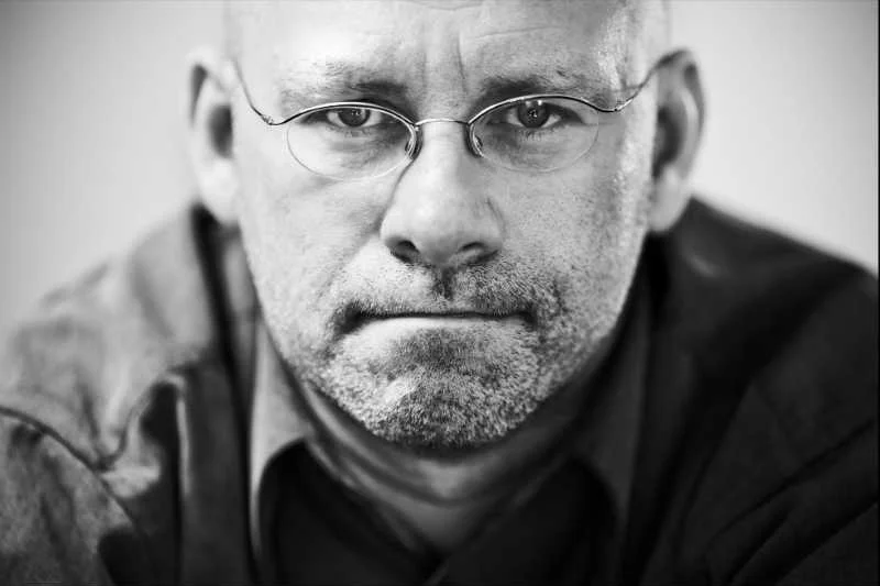 Paweł Reszka w książce "Chciwość" opisał, jak banki i instytucje finansowego oszukują klientów.;
