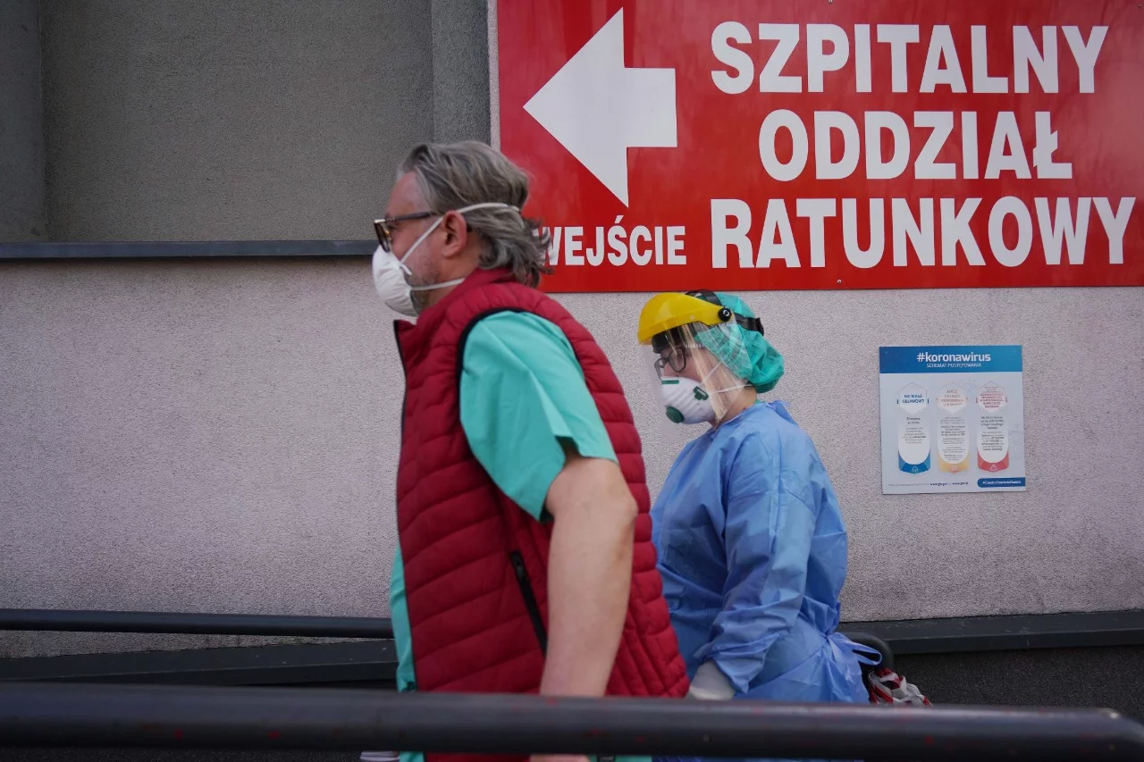 Instytut IHME z USA przygotowujący prognozy dla Białego Domu uważa, że w Polsce liczba ofiar śmiertelnych koronawirusa wyniesie niespełna 650.