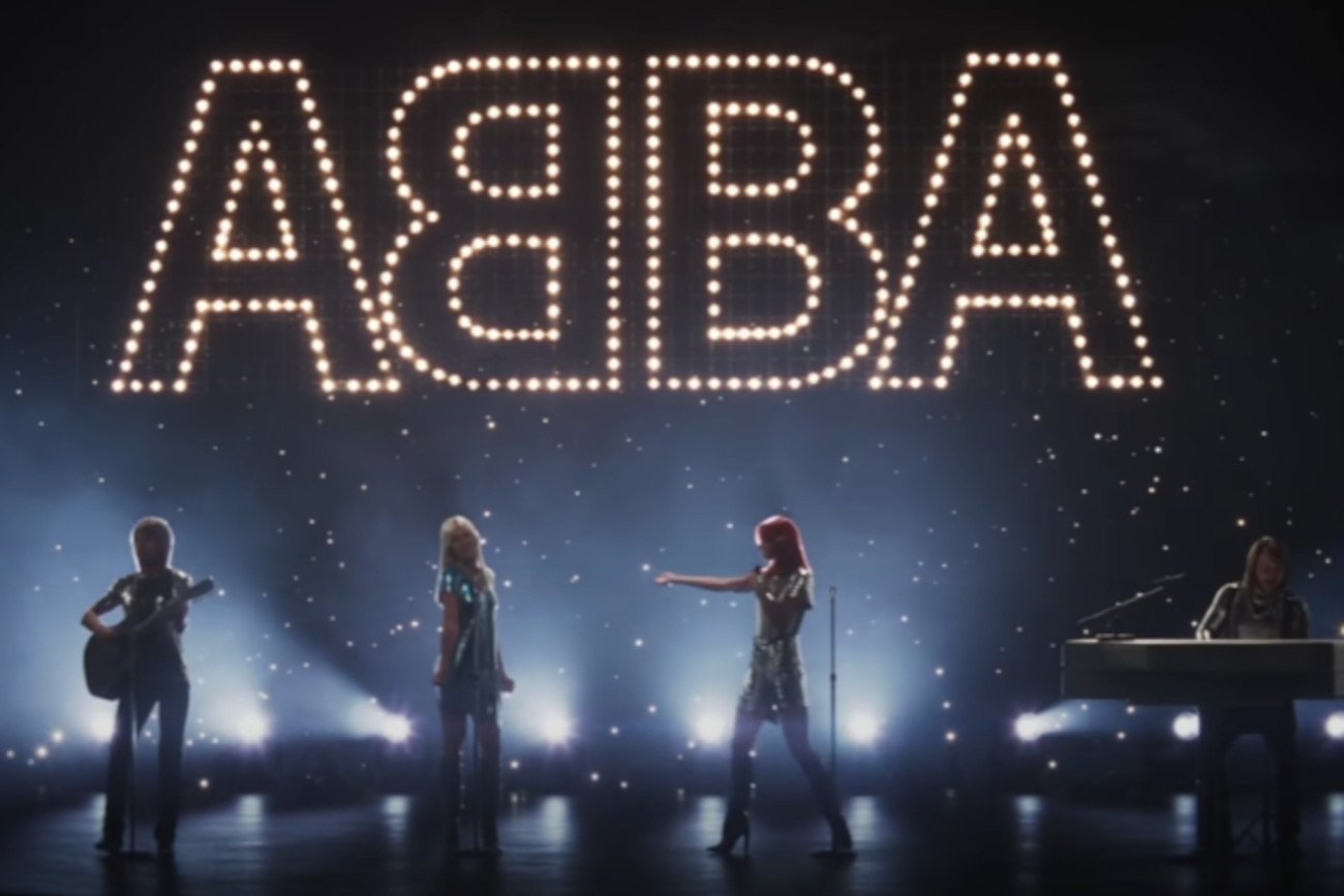 ABBA kończy karierę.