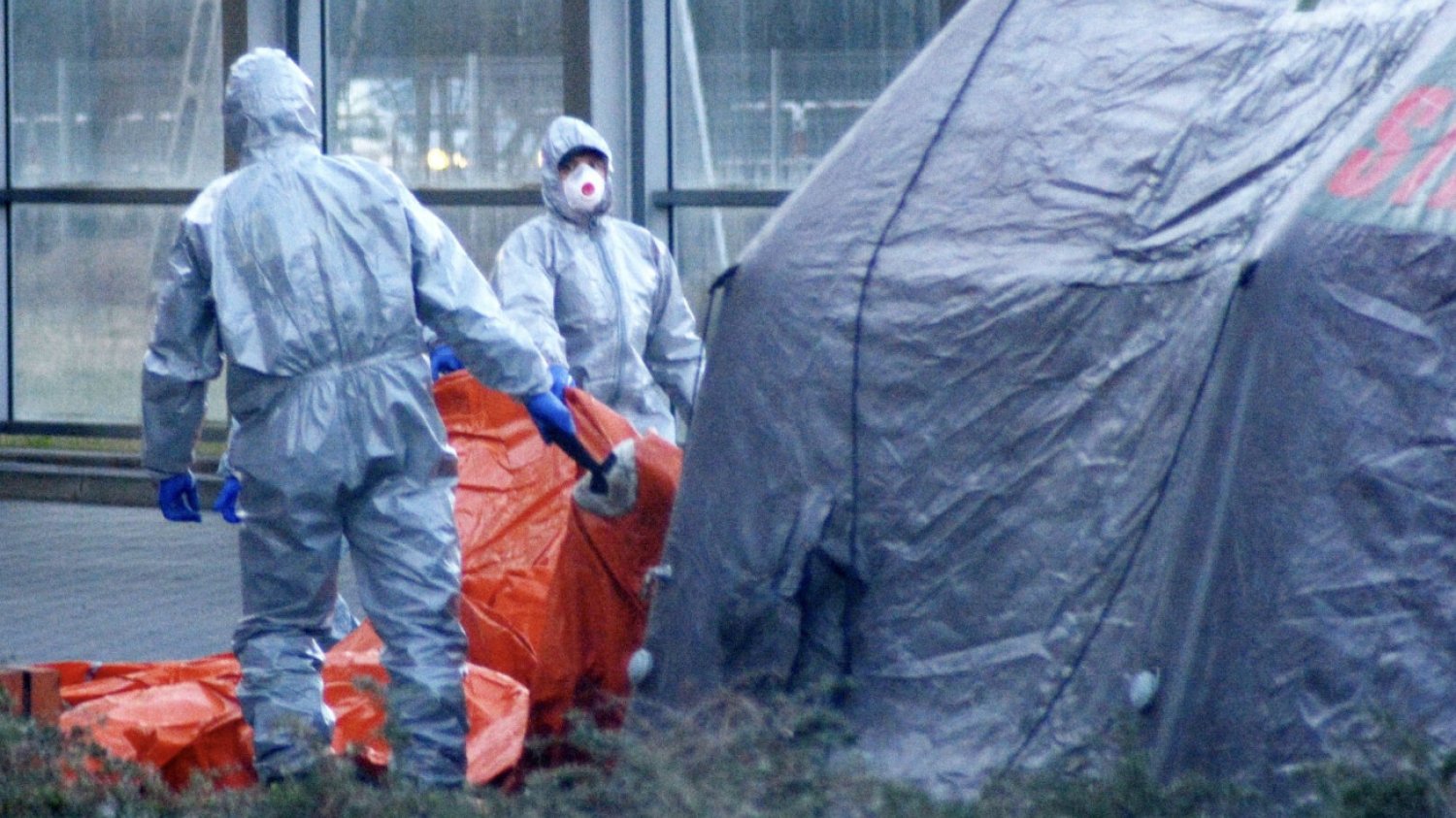 Czy pamiętacie takie obrazki z początku epidemii koronawirusa? Czy nowa rodzina wariantów o nazwie FLiRT okażą się groźne?