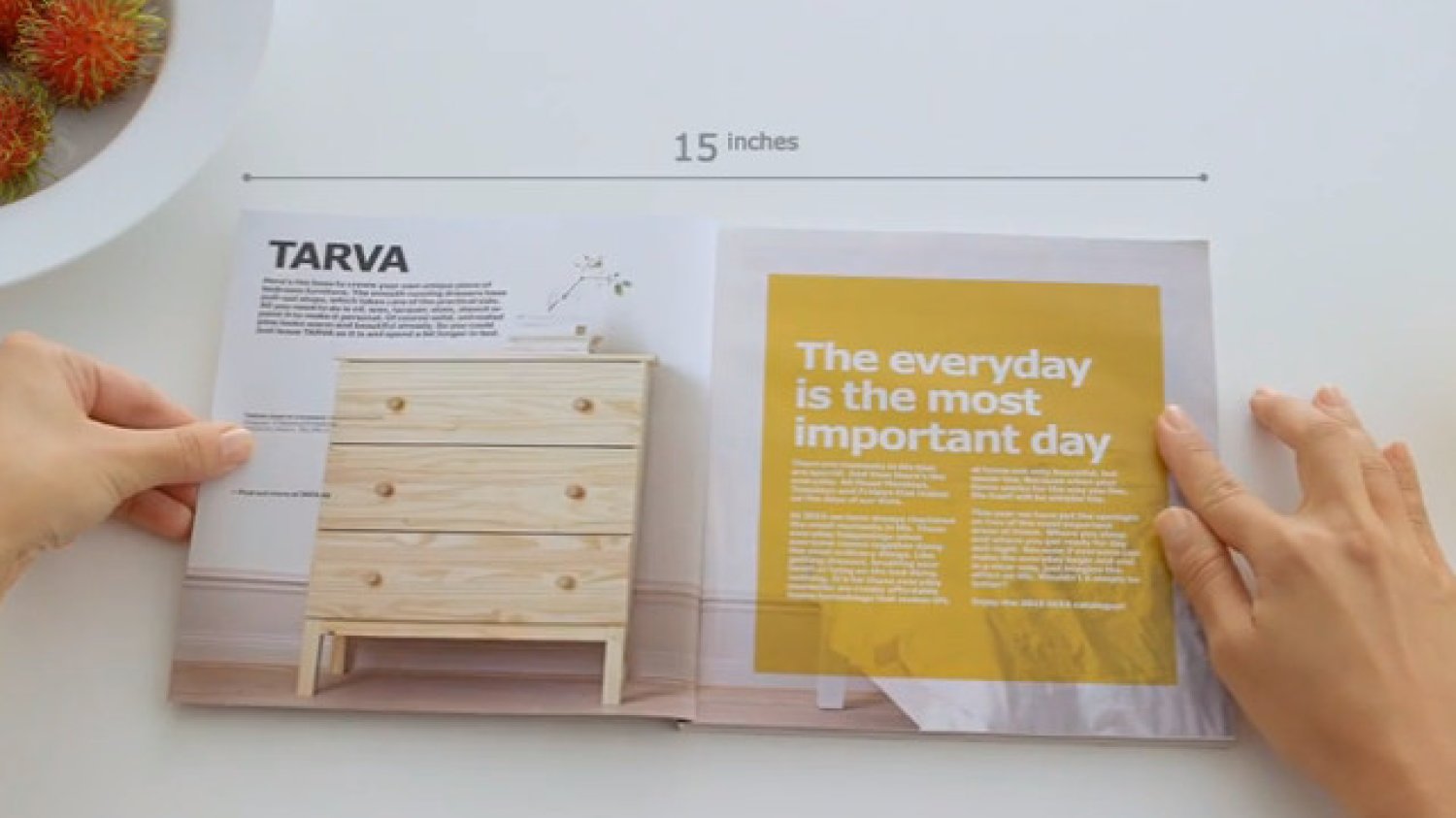 Bezprzewodowy bookbook, czyli Ikea parodiuje iPhone'a.