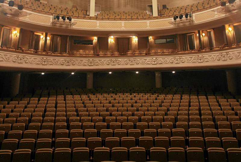 Randka w teatrze to nie lada wyzwanie