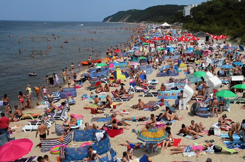 Nadmorskie kurorty od kilku lat narzekają, że nie mogą w pełni wykorzystać sezonu