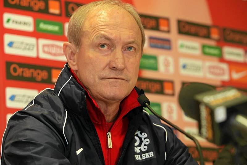 Franciszek Smuda na konferencji prasowej. A mogło być tak pięknie...