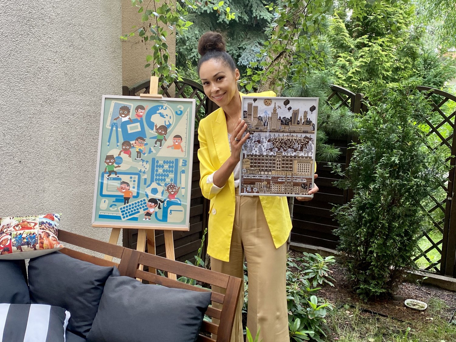 Omenaa Mensah - #Każdy plakat pomaga.