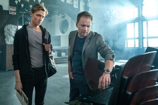 Nowy odcinek serialu "Belfer" jest dostępny online za darmo.