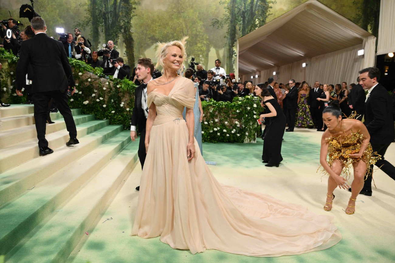 Pamela Anderson na imprezie przed Galą MET była bez grama makijażu.