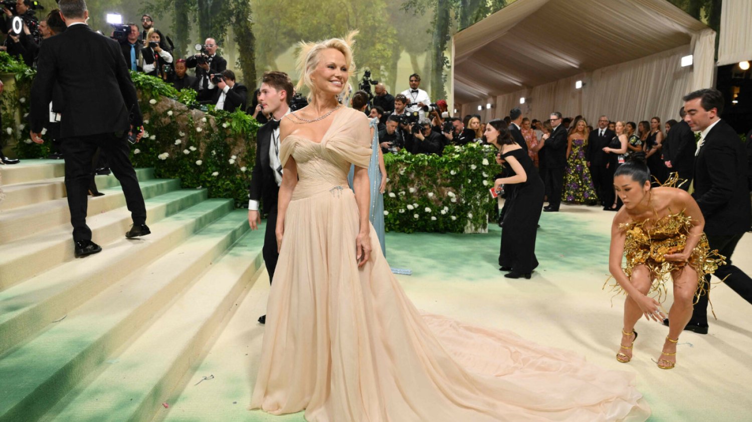 Pamela Anderson na imprezie przed Galą MET była bez grama makijażu.