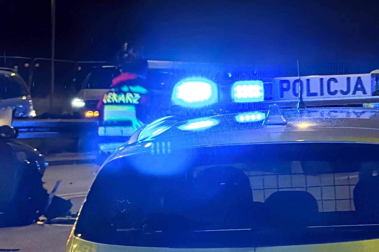 Pijany kierowca pędził przez Lublin, aż zatrzymał się na słupie (zdjęcie poglądowe wypadku). Jego partnerka walczy o życie. Pijany kierowca pędził przez Lublin, aż zatrzymał się na słupie (zdjęcie poglądowe wypadku). Jego partnerka walczy o życie.