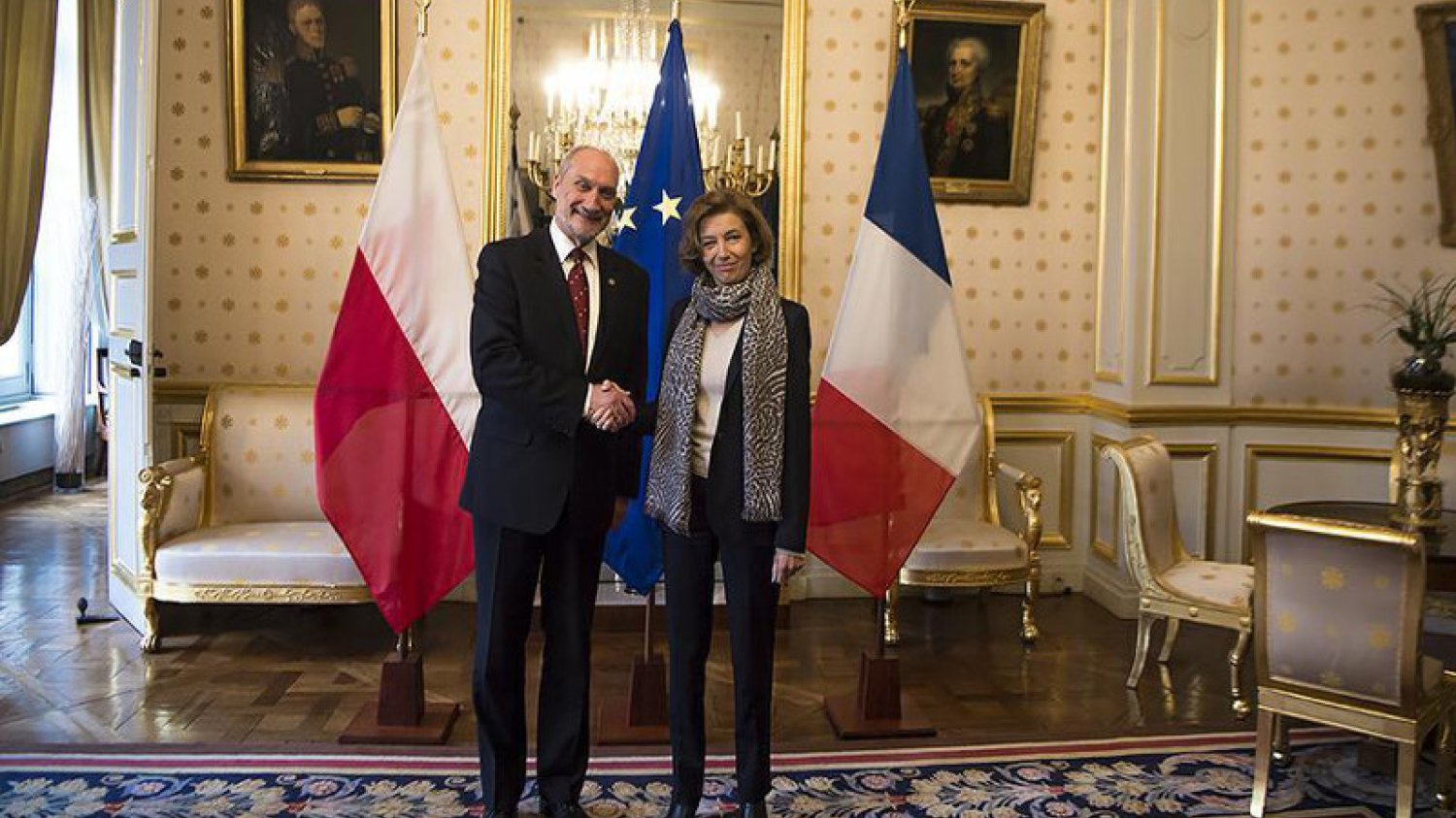 Minister Antoni Macierewicz rozmawiał z ze swoją francuską odpowiedniczką przede wszystkim na temat możliwości zakupu przez Polskę okrętów podwodnych wraz z z uzbrojeniem.