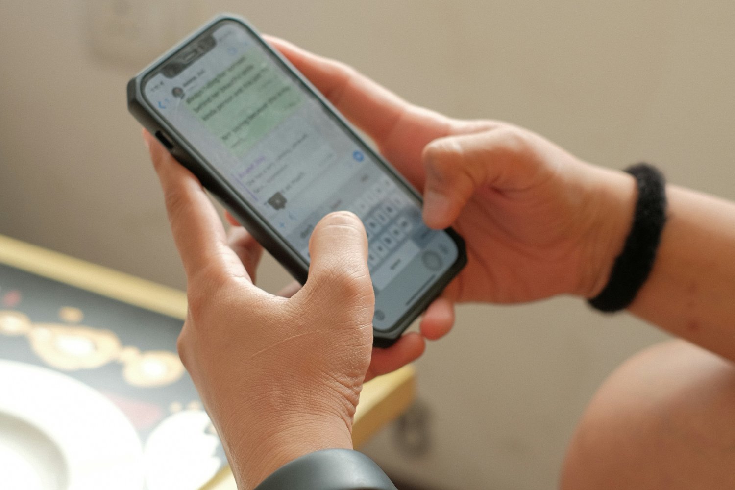 Jedno kliknięcie i tracisz konto. Złodzieje wymyślili nowe oszustwo na WhatsAppie