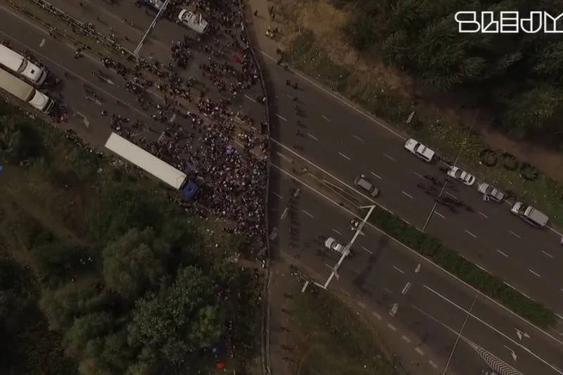 Materiał z drona nad serbsko-węgierską granicą.