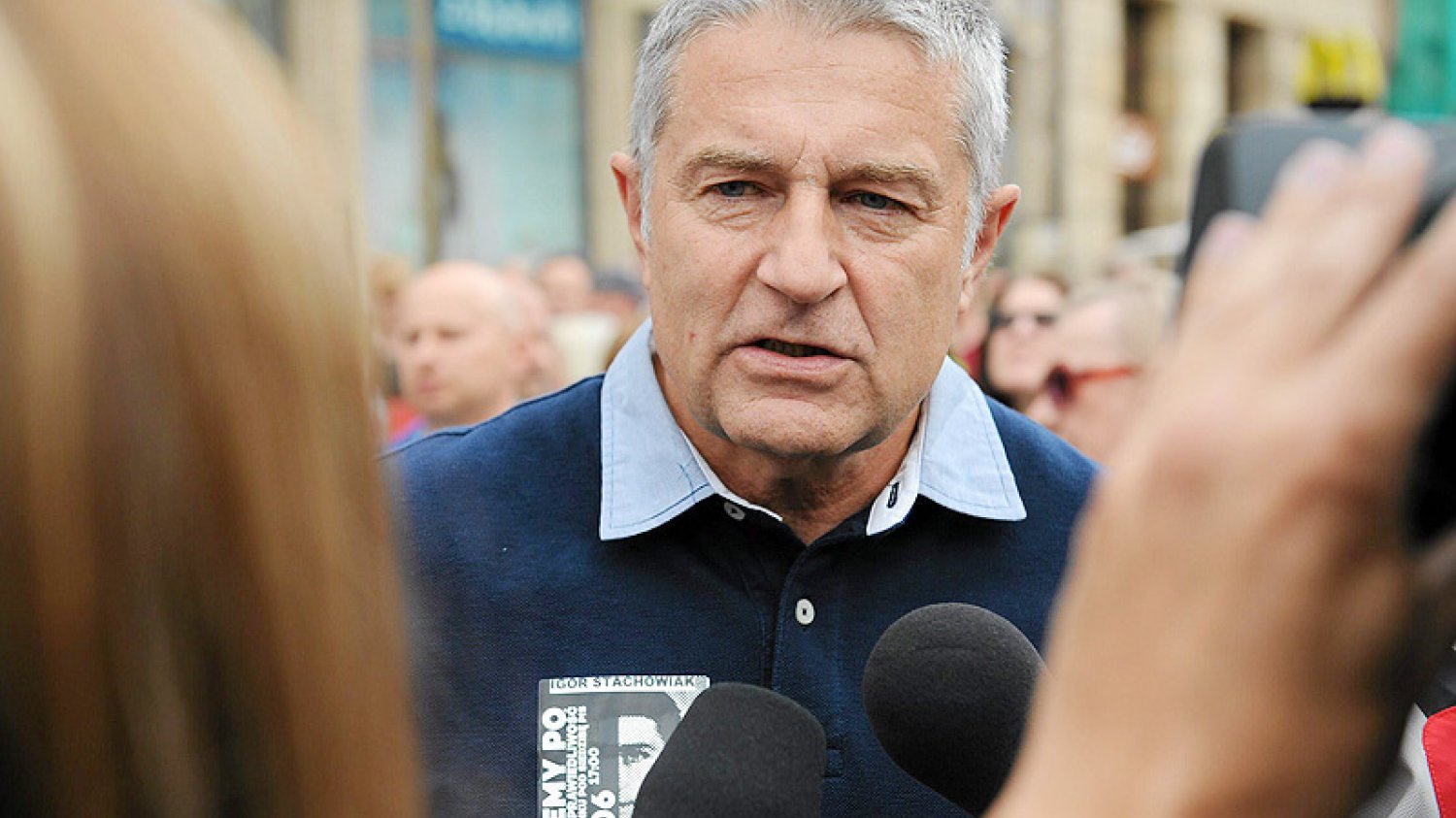 Władysław Frasyniuk opowiedział o tym, co w cztery oczy usłyszał od policjantów, którzy spacyfikowali jego protest przeciw PiS. Jeden z nich próbował go... "dyskretnie wypuścić".
