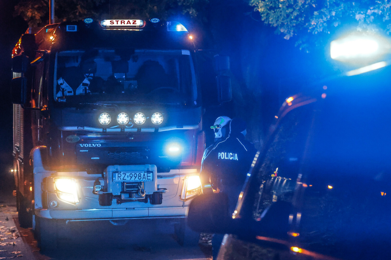 W warszawskim Wawrze spadł mały samolot. Jest dwóch poszkodowanych.