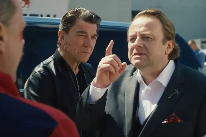 W filmie "Futro z misia" w rolę szefa gangu wciela się Olaf Lubaszenko.