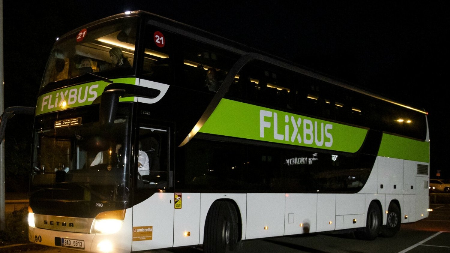 FlixBus zostawił seniorkę w szczerym polu. Tak teraz się tłumaczy.