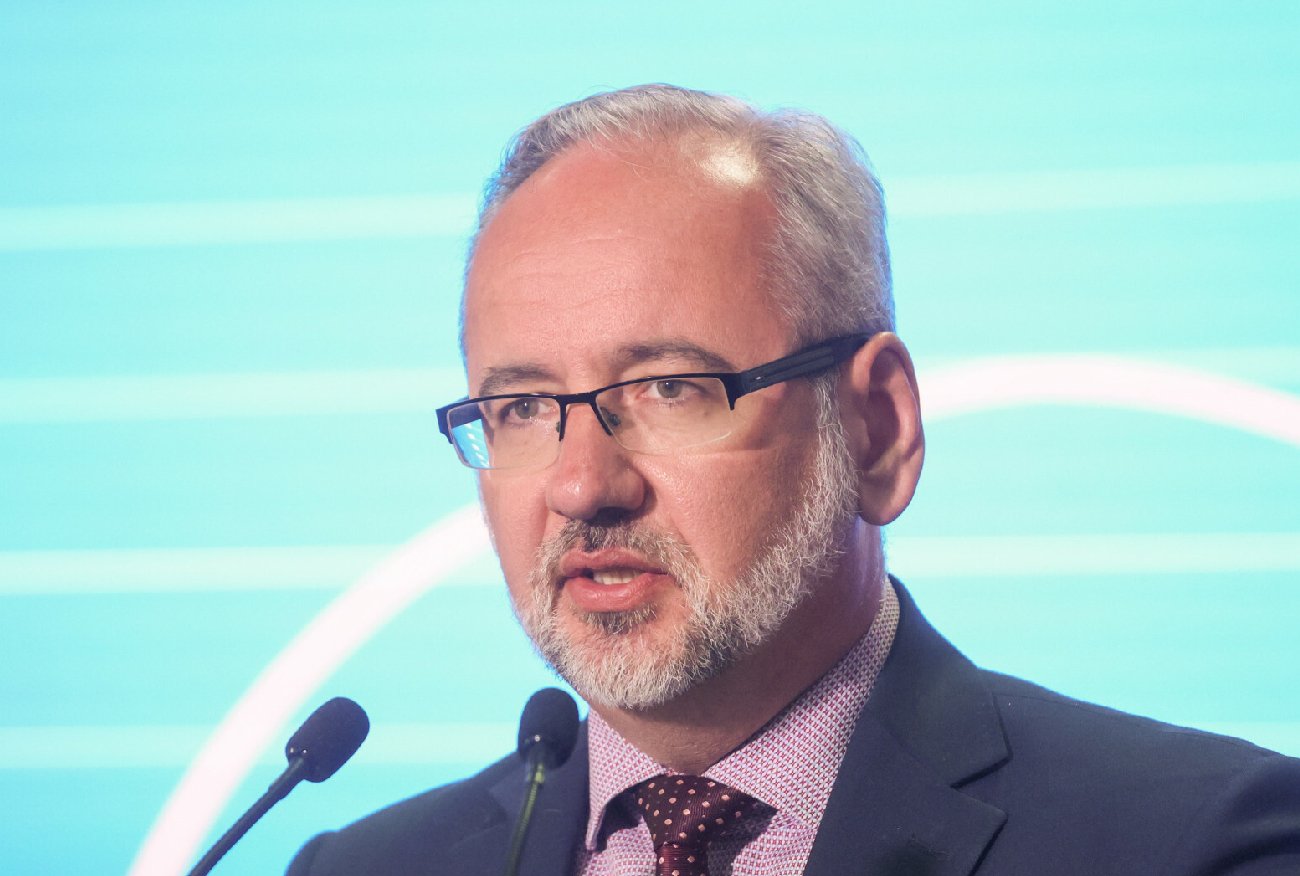 Adam Niedzielski oficjalne ogłasza. Jest II dawka przypominająca.