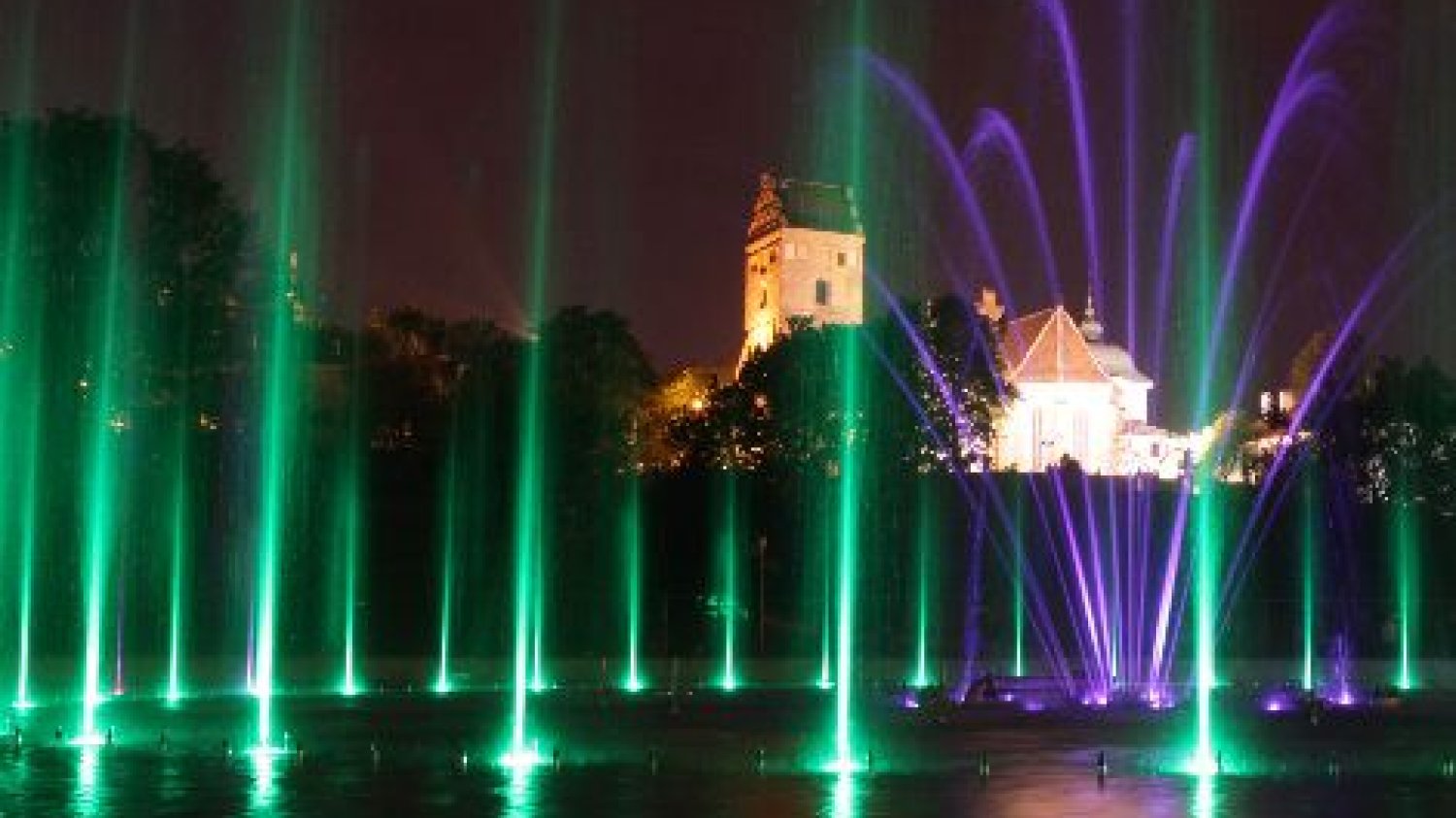 Wodotryski na Podzamczu - zdjęcie z portalu www.mmwarszawa.pl