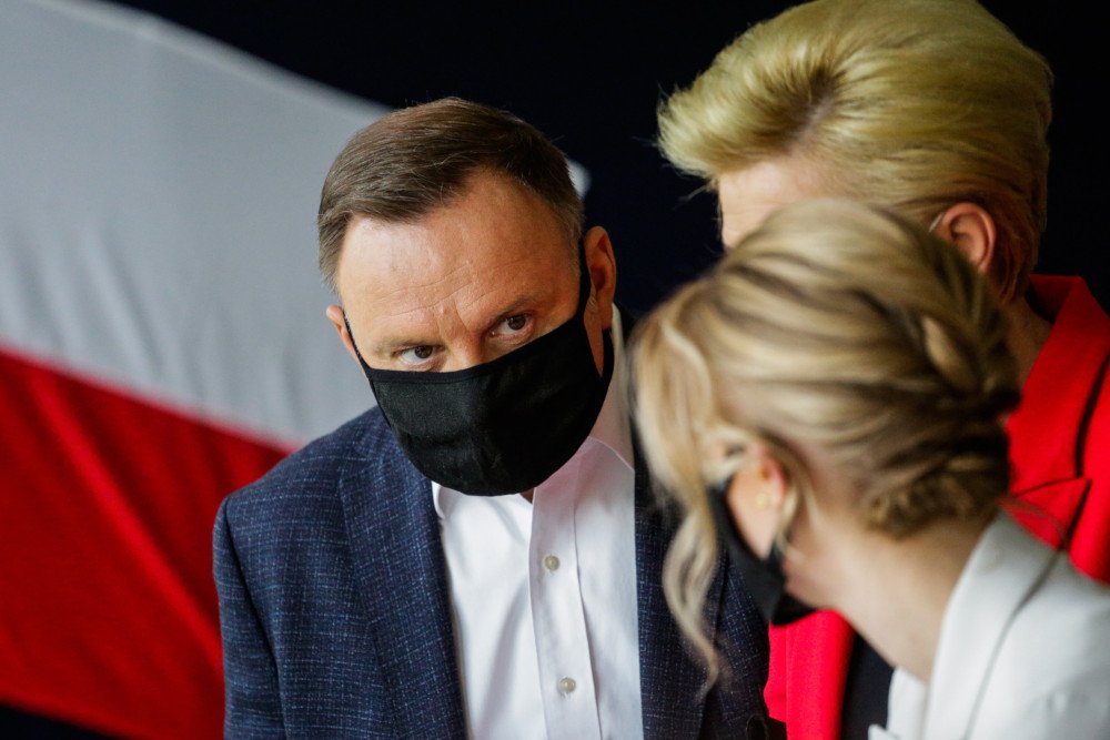 Andrzej Duda wraz z rodziną głosował dziś rano. Była z nim żona Agata i córka Kinga.