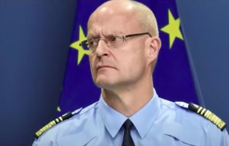 Zastępca komendanta głównego policji został znaleziony martwy w swoim domu.