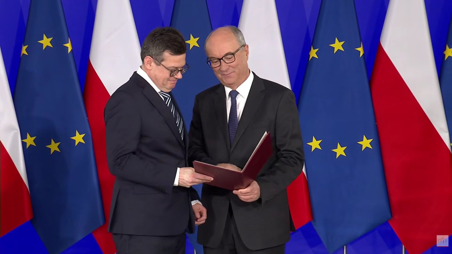 Sędziowie TK składają ślubowanie w Sejmie. Sędziowie TK składają ślubowanie w Sejmie.