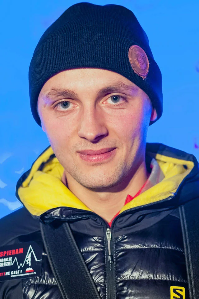Andrzej Bargiel w sobotę zjechał z Broad Peak'a, potem brał udział w poszukiwaniach Olka Ostrowskiego.