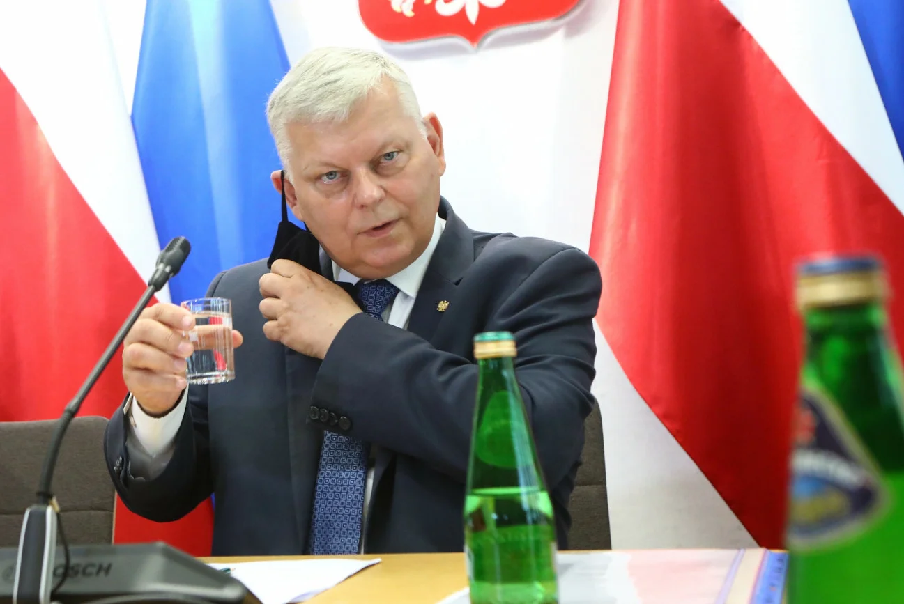 Wpadka Suskiego na posiedzeniu komisji energetyki. Nazwał posła "mendą".