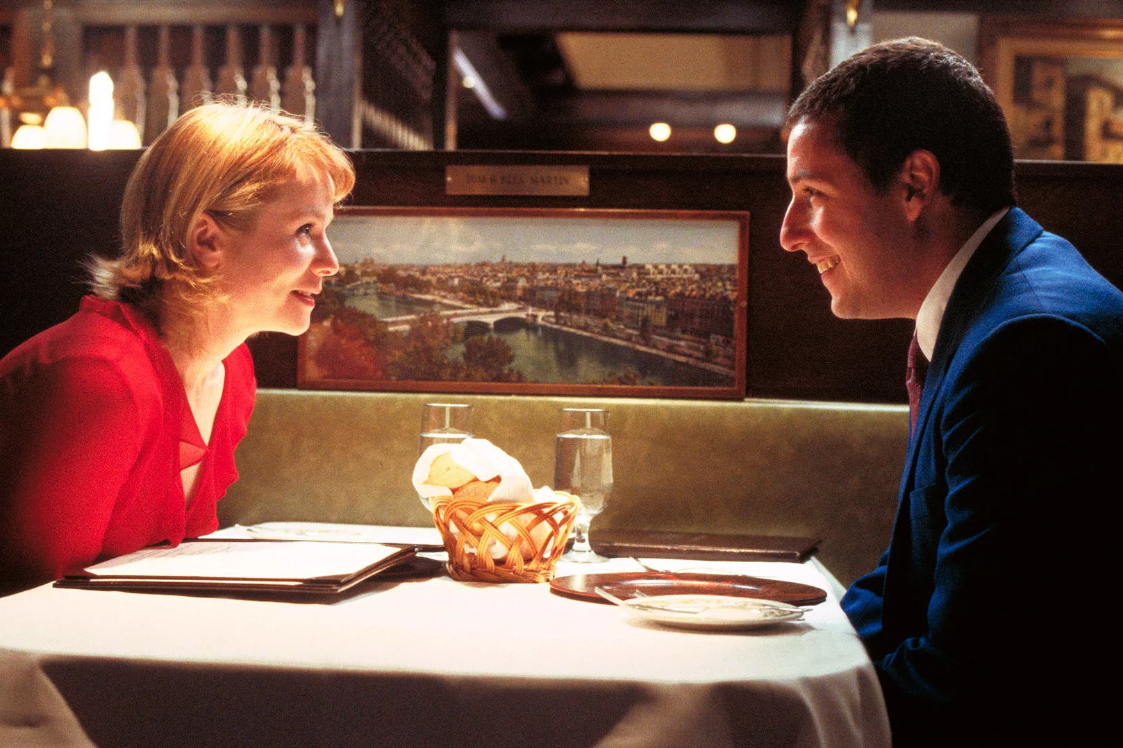 Emily Watson i Adam Sandler w filmie "Lewy sercowy"