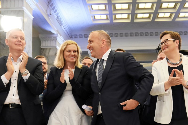 Lider Koalicji Obywatelskiej Grzegorz Schetyna skomentował ujawnienie "jedynek" PiS.