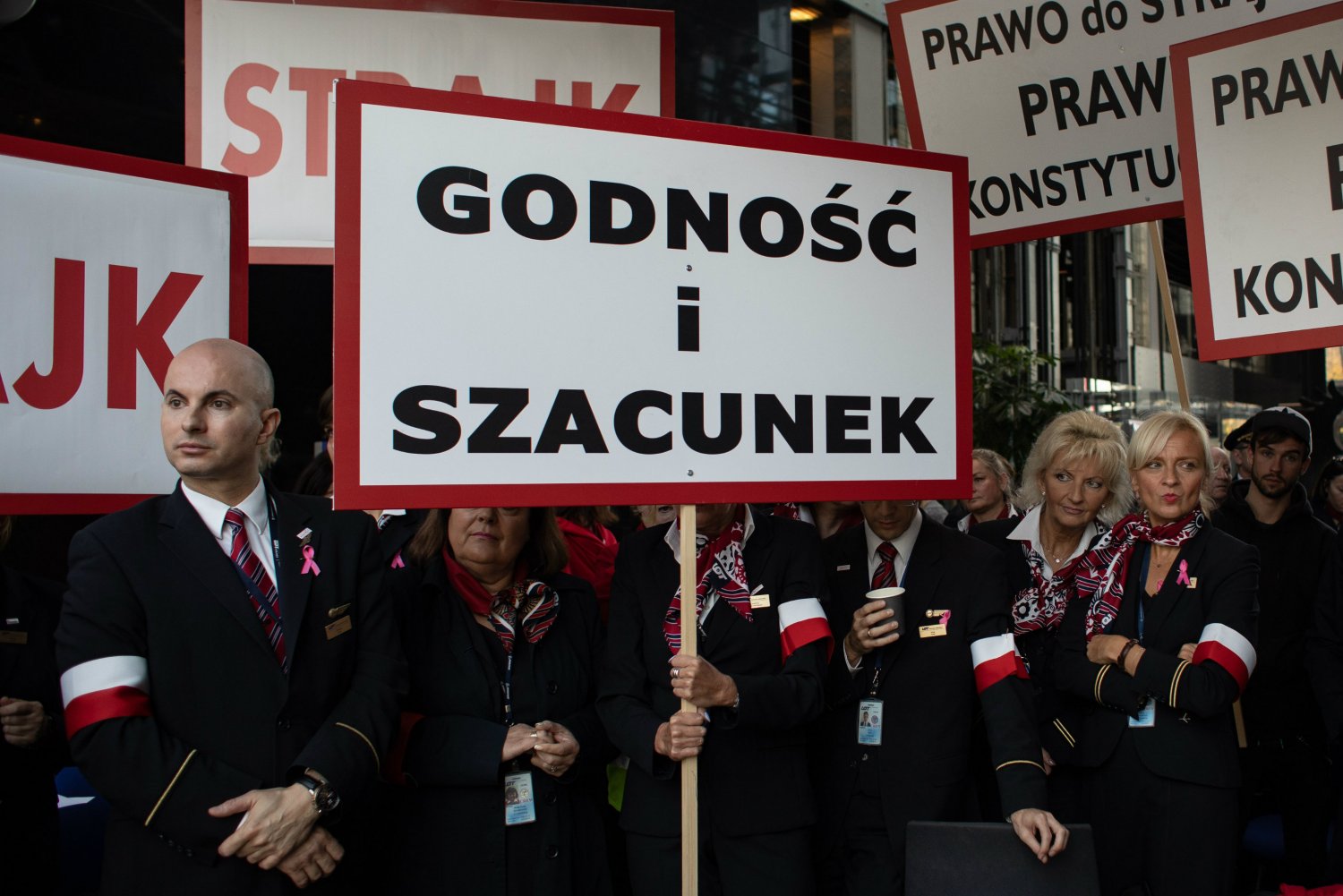 W Polskich Liniach Lotniczych LOT wciąż trwa spór zbiorowy z pracodawcą.