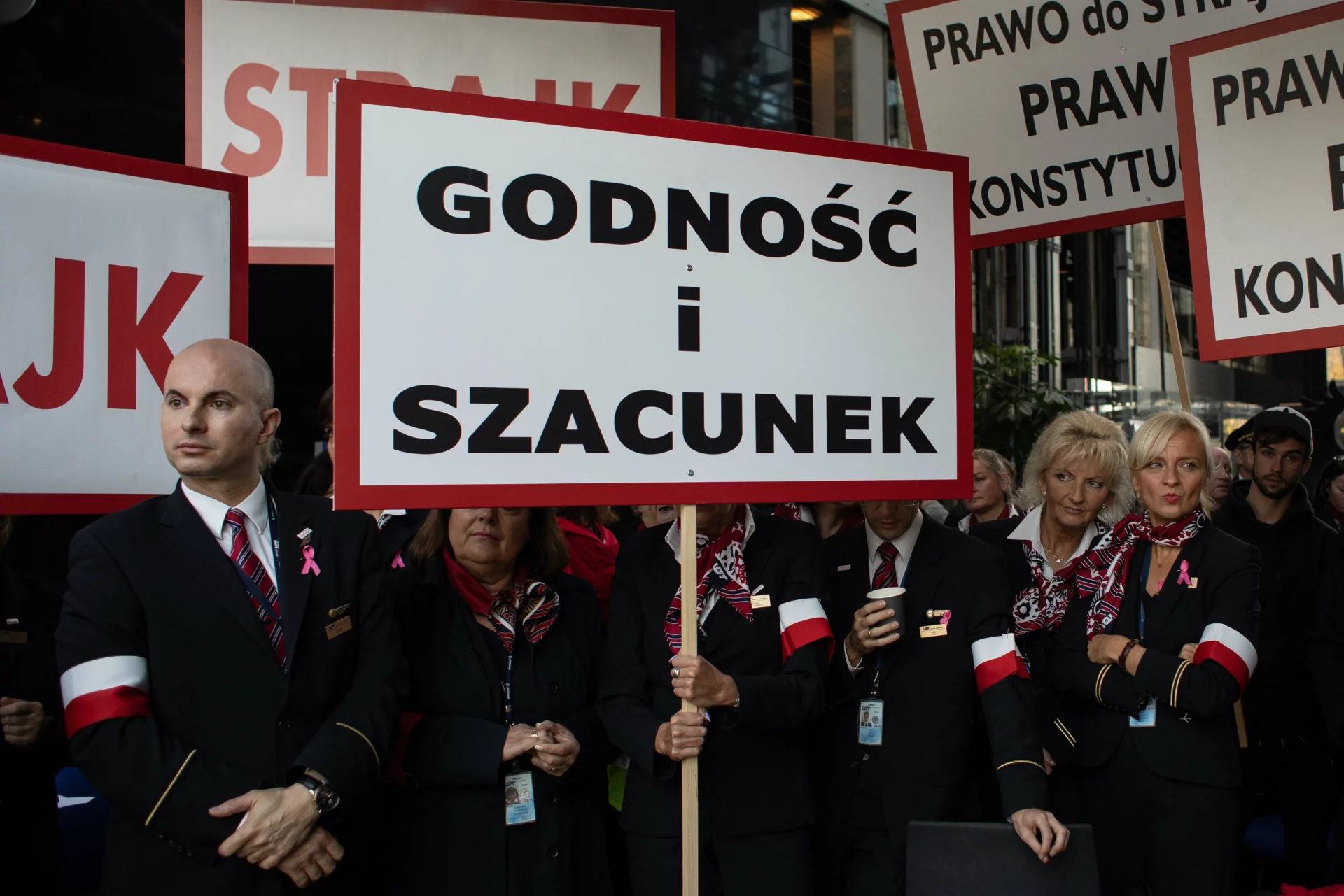 W Polskich Liniach Lotniczych LOT wciąż trwa spór zbiorowy z pracodawcą.
